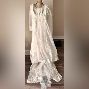 Vintage Wedding Dress Size medium